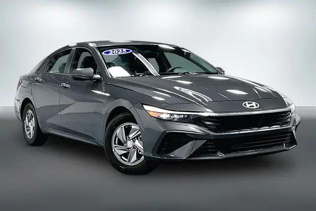 2025 Hyundai Elantra SE for sale in Auburn, IN