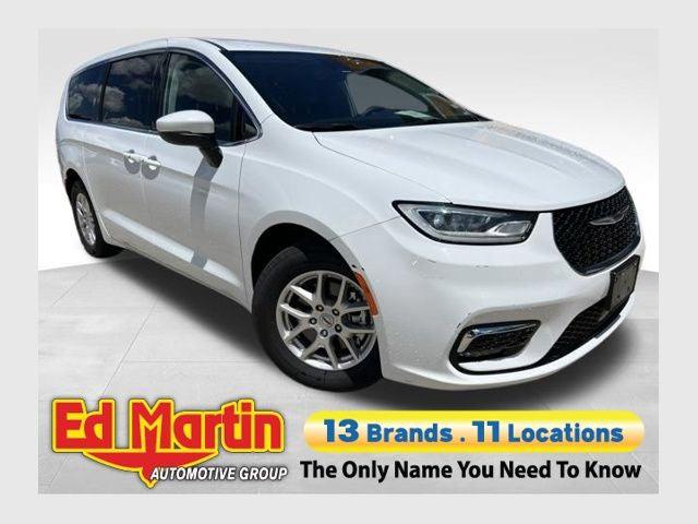 2023 Chrysler Pacifica Touring L for sale in Anderson, IN