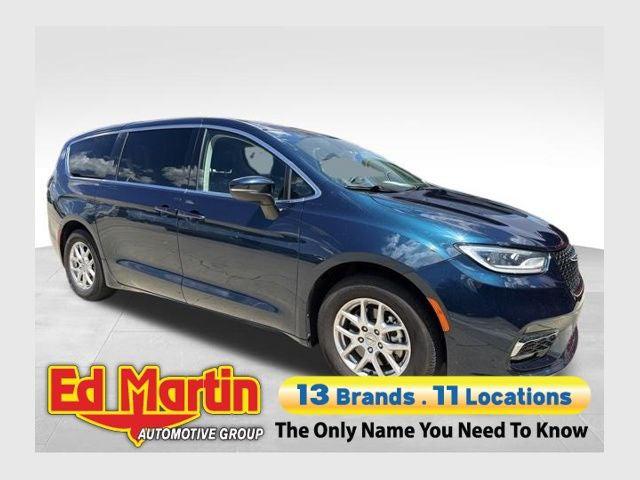 2023 Chrysler Pacifica Touring L for sale in Anderson, IN