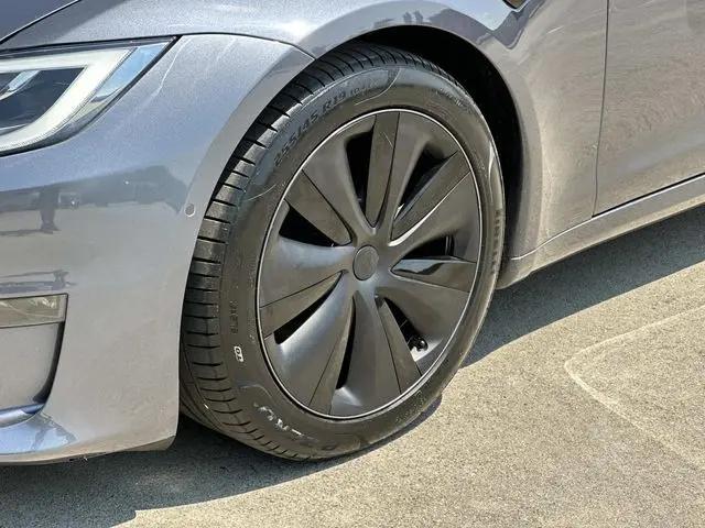 2021 Tesla Model S Plaid Tri Motor All-Wheel Drive