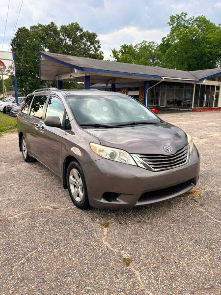 2015 Toyota Sienna LE 7 Passenger for sale in Fayetteville, NC