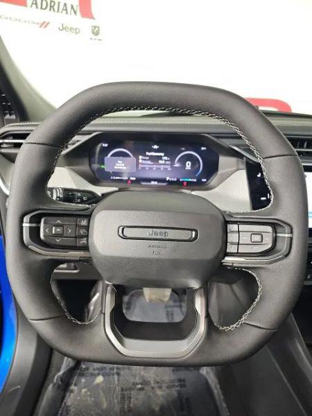 2026 Jeep Cherokee Laredo 4x4