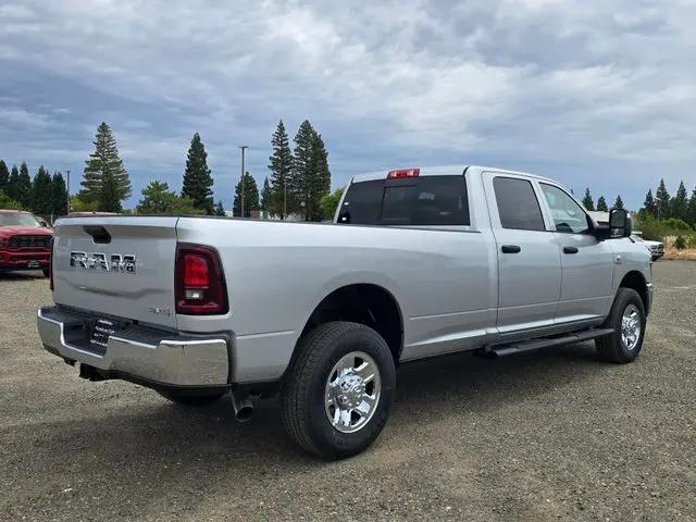 2026 Ram 3500 Tradesman Crew Cab 4x4 8 Box