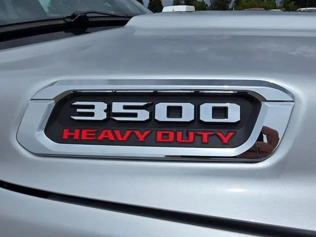 2026 Ram 3500 Tradesman Crew Cab 4x4 8 Box