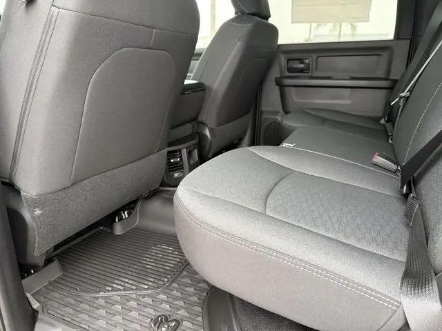 2026 Ram 2500 Black Express Crew Cab 4x4 64 Box