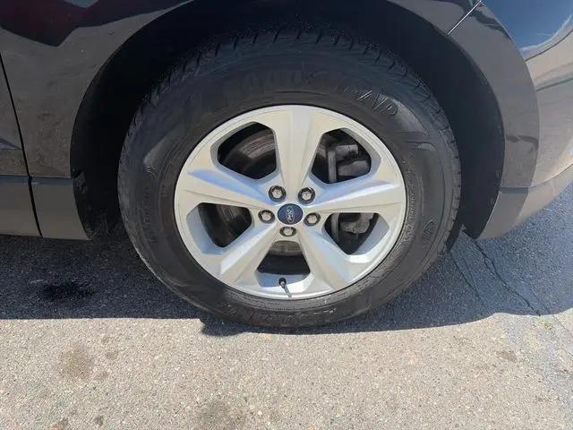 2022 Ford Edge SE
