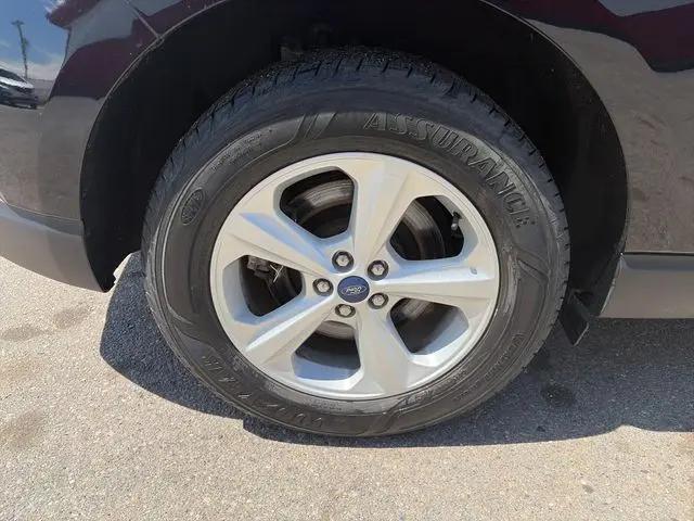 2022 Ford Edge SE
