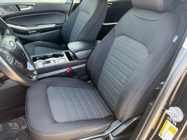 2022 Ford Edge SE