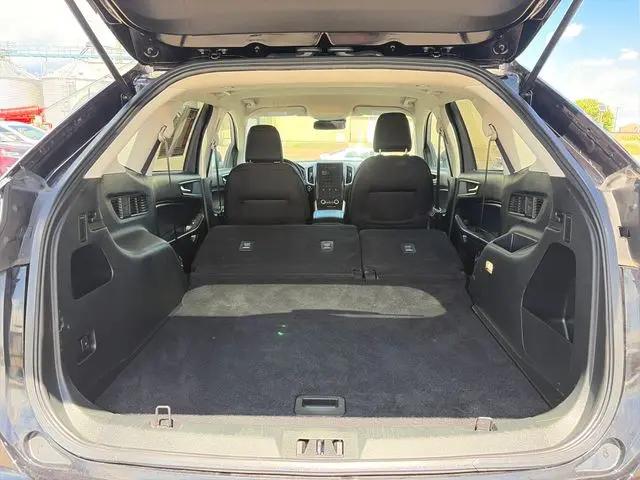 2022 Ford Edge SE