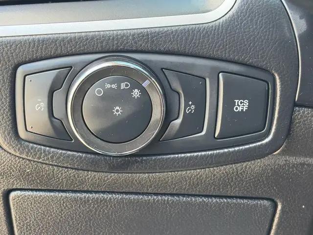 2022 Ford Edge SE