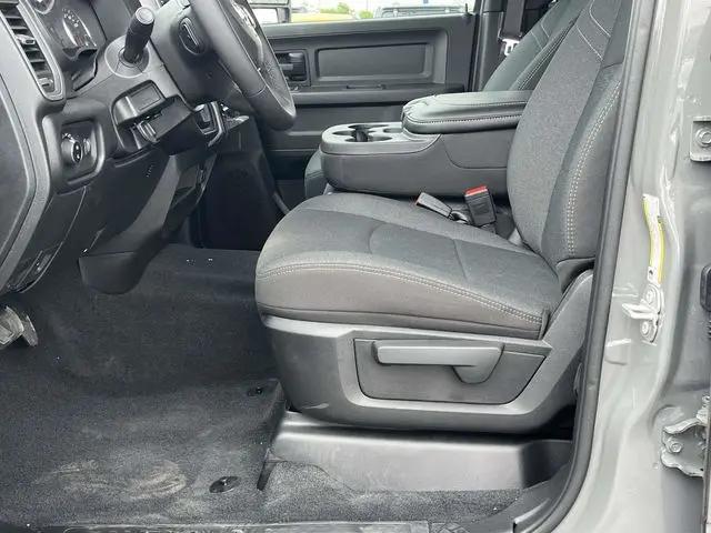 2026 Ram 2500 Black Express Crew Cab 4x4 64 Box