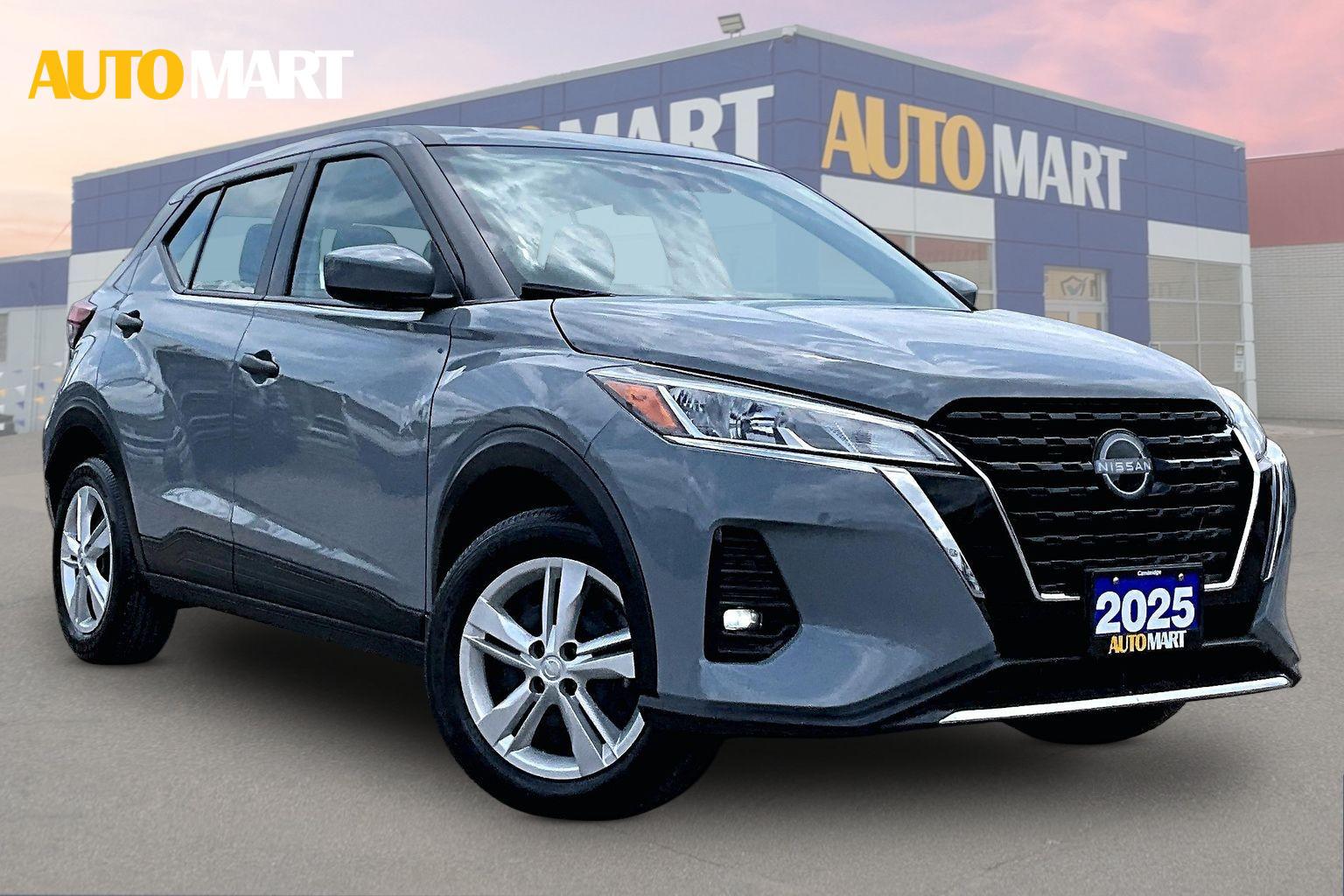 Gray 2025 Nissan Kicks Play SUV / Crossover Front-Wheel Drive Automatic