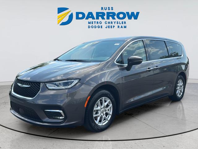 2023 Chrysler Pacifica Touring L for sale in Milwaukee, WI