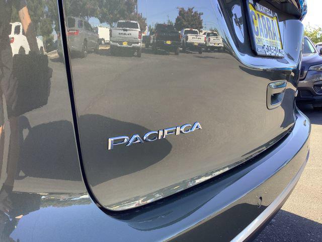 2027 Chrysler Pacifica Limited
