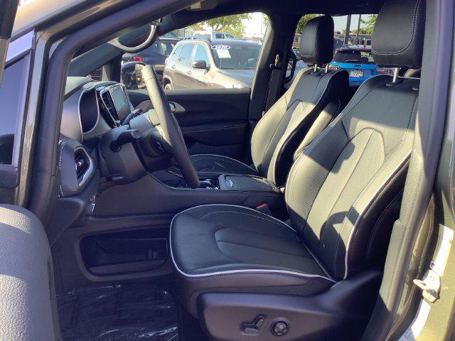 2027 Chrysler Pacifica Limited