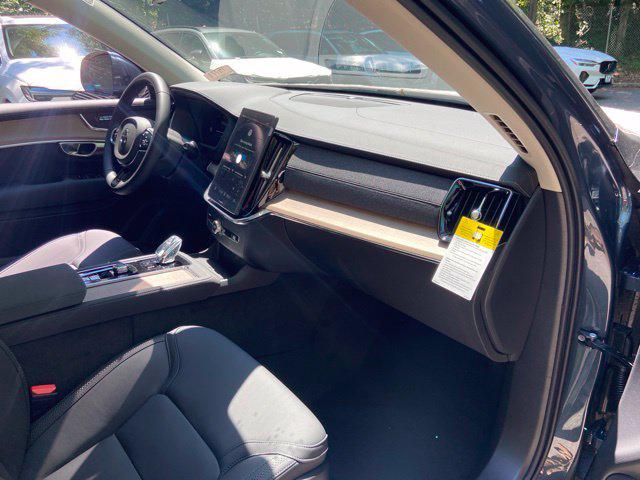 2026 Volvo XC90 Plus, B6 AWD Gas mild hybrid, Gasoline, Bright, 7 Seats