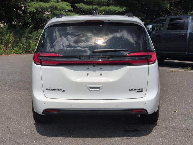 2027 Chrysler Pacifica Limited