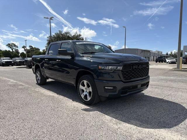 2026 RAM 1500 RAM 1500 EXPRESS CREW CAB 4X2 57 BOX