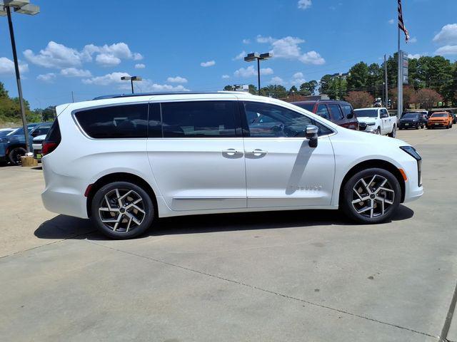 2027 Chrysler Pacifica Pinnacle
