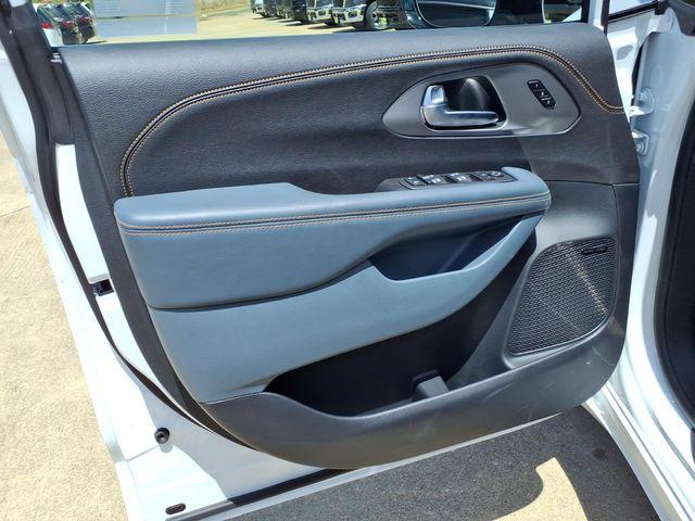 2027 Chrysler Pacifica Pinnacle