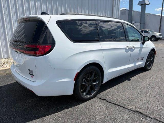 2027 Chrysler Pacifica PACIFICA SELECT