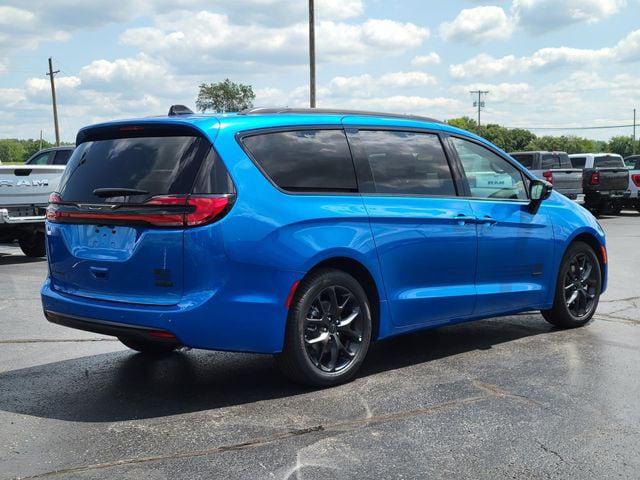 2027 Chrysler Pacifica PACIFICA SELECT