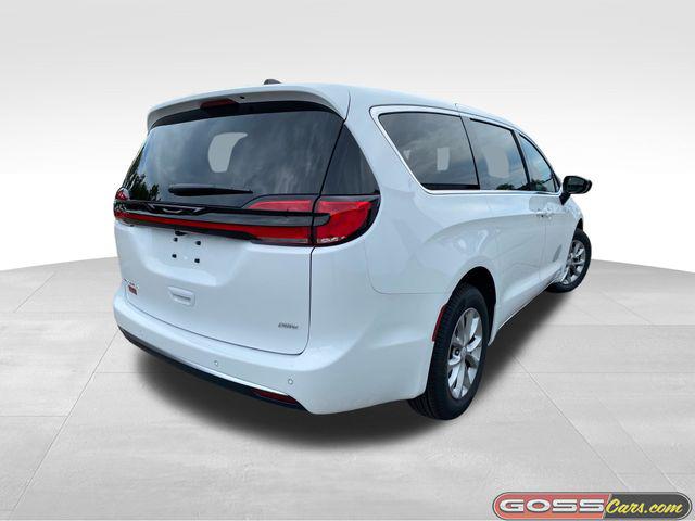 2027 Chrysler Pacifica PACIFICA SELECT AWD 2027 Chrysler Pacifica PACIFICA SELECT AWD