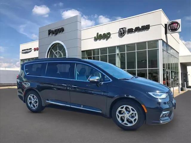 2023 Chrysler Pacifica Limited for sale in Powderly, KY