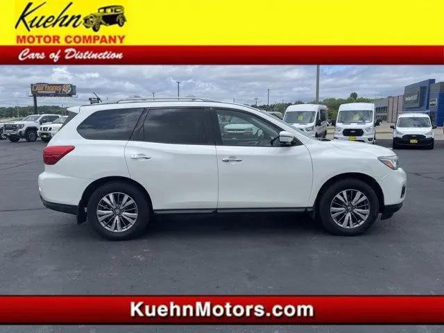 2018 Nissan Pathfinder SL for sale in Rochester, MN