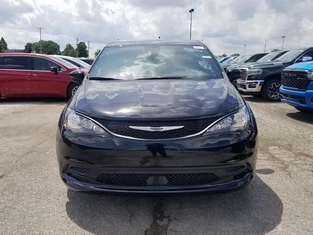 2027 Chrysler Pacifica LX