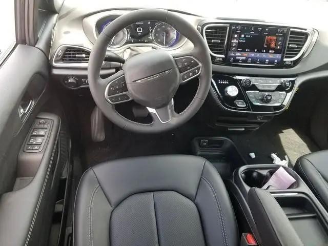 2027 Chrysler Pacifica LX