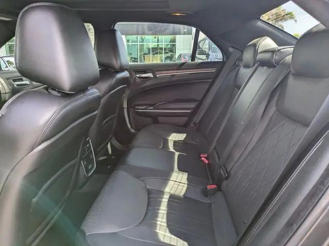 2018 Chrysler 300 300C