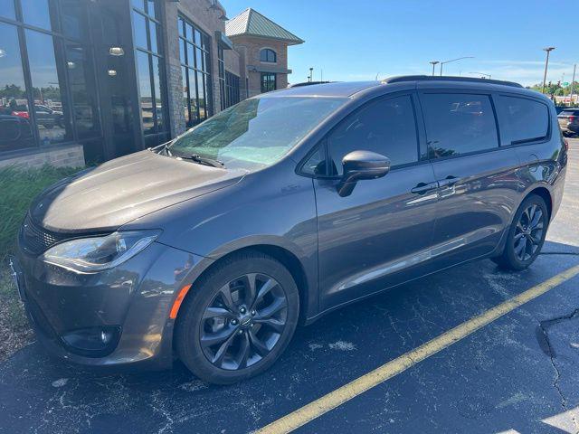 2019 Chrysler Pacifica Limited for sale in Oconomowoc, WI