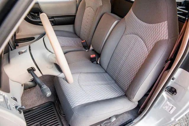 2002 Mazda 300 DS