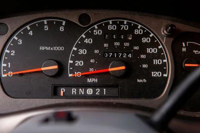 2002 Mazda 300 DS