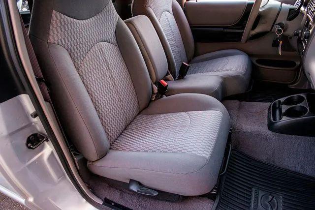 2002 Mazda 300 DS