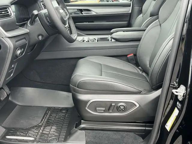 2026 Jeep Grand Wagoneer L 4x4