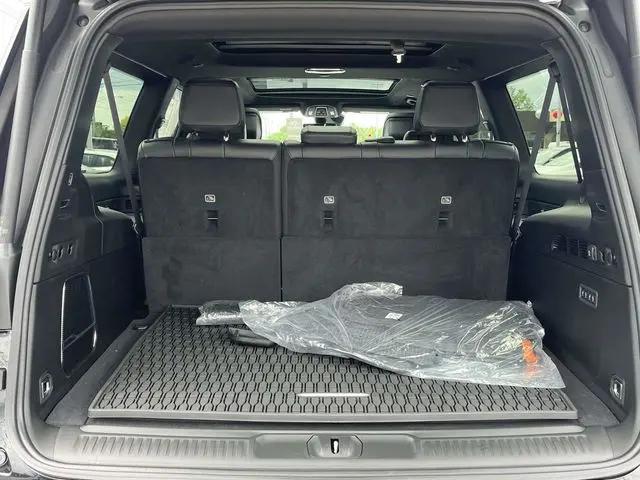2026 Jeep Grand Wagoneer L 4x4