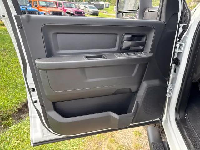 2026 Ram 2500 Black Express Crew Cab 4x4 64 Box