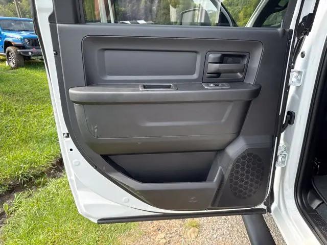 2026 Ram 2500 Black Express Crew Cab 4x4 64 Box