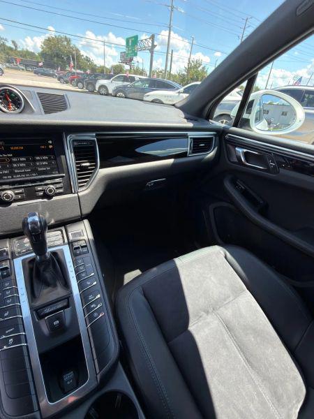 2015 Porsche Macan S