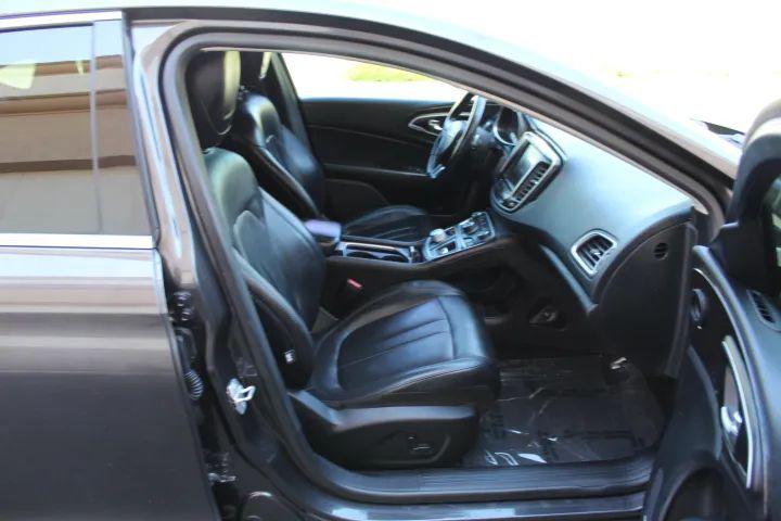 2016 Chrysler 200 C Platinum