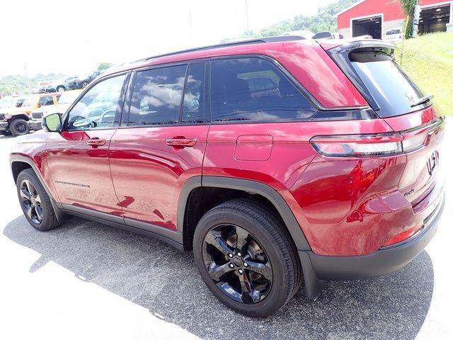 2023 Jeep Grand Cherokee Altitude 4x4 2023 Jeep Grand Cherokee Altitude 4x4