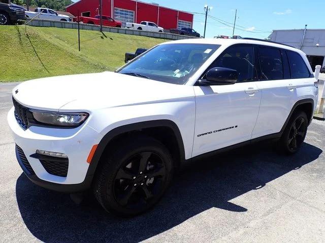 2023 Jeep Grand Cherokee Limited 4x4 2023 Jeep Grand Cherokee Limited 4x4
