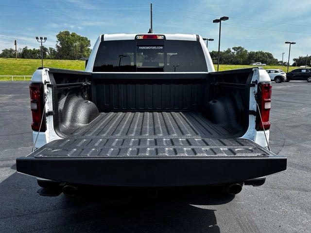 2026 Ram 1500 Express Crew Cab 4x4 57 Box