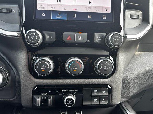 2026 Ram 1500 Express Crew Cab 4x4 57 Box