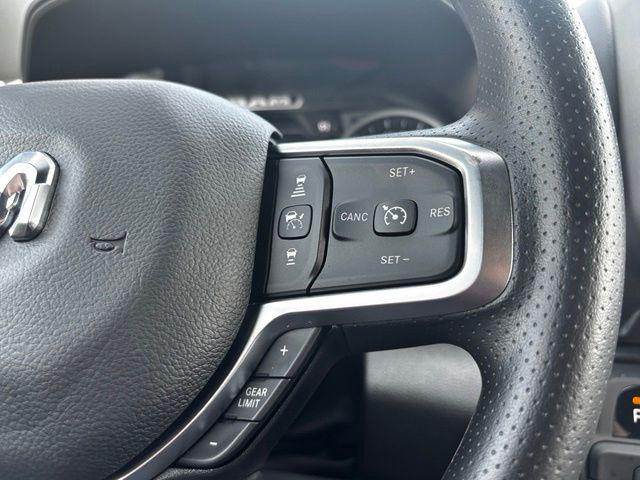 2026 Ram 1500 Express Crew Cab 4x4 57 Box