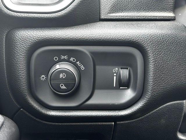 2026 Ram 1500 Express Crew Cab 4x4 57 Box
