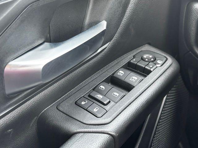 2026 Ram 1500 Express Crew Cab 4x4 57 Box