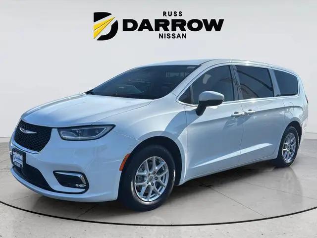2023 Chrysler Pacifica Touring L for sale in Milwaukee, WI